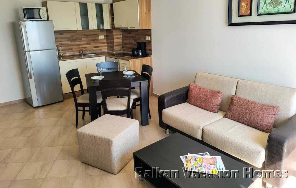 Продава се Двустаен апартамент в Бяла - 84 кв.м за 816 €/кв.м - Снимка #4
