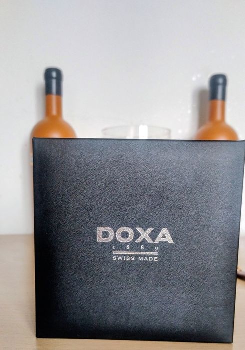 Cutie ceas DOXA noua