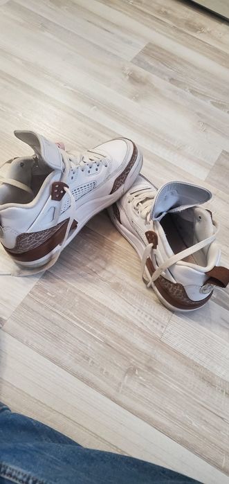 Vând Jordan 35,5