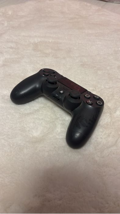 PS4 Pro, limited edition, 1Tb + 2 controllere