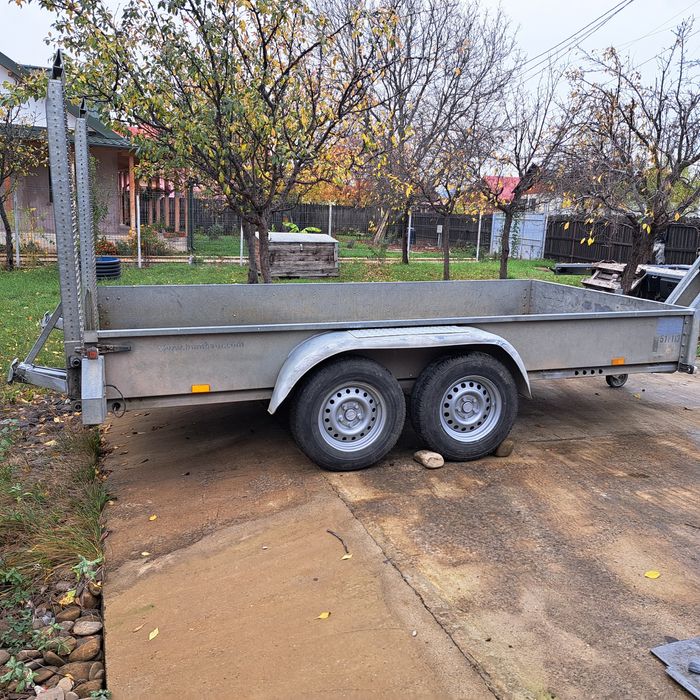 Remorca pentru utilaje  de 3,5 Tone An 04/2010 cu rampe stare perfecta