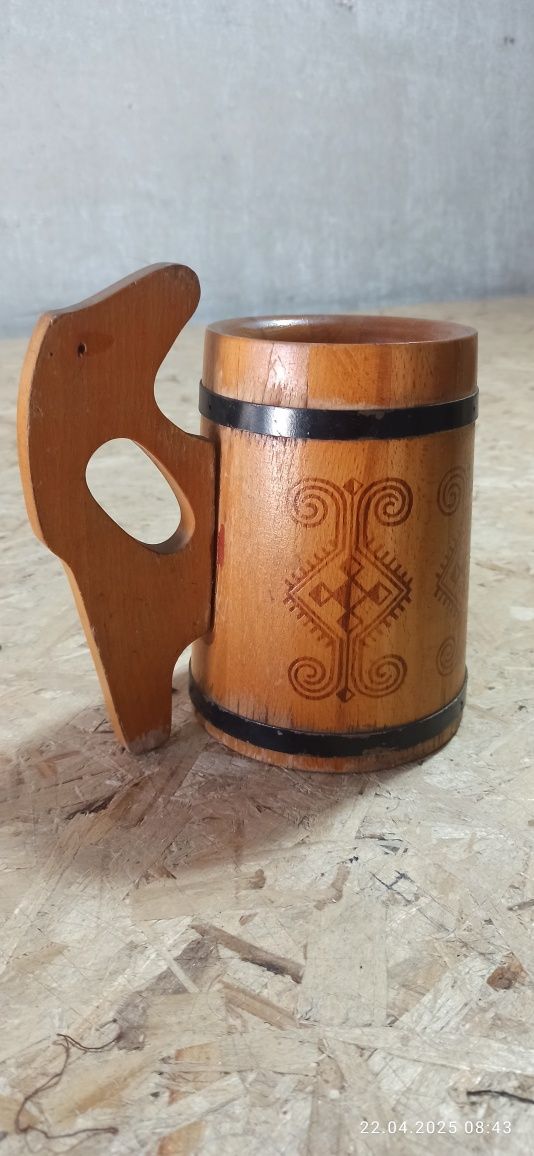 Продам деревянную кружку