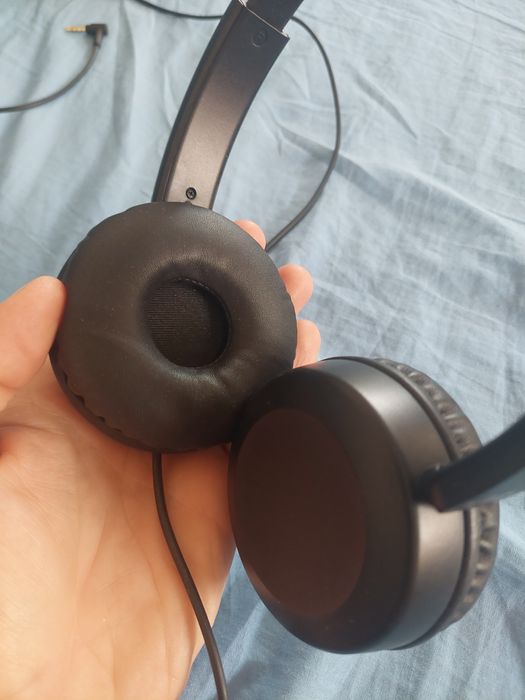 Casti JVC  cu fir aux
