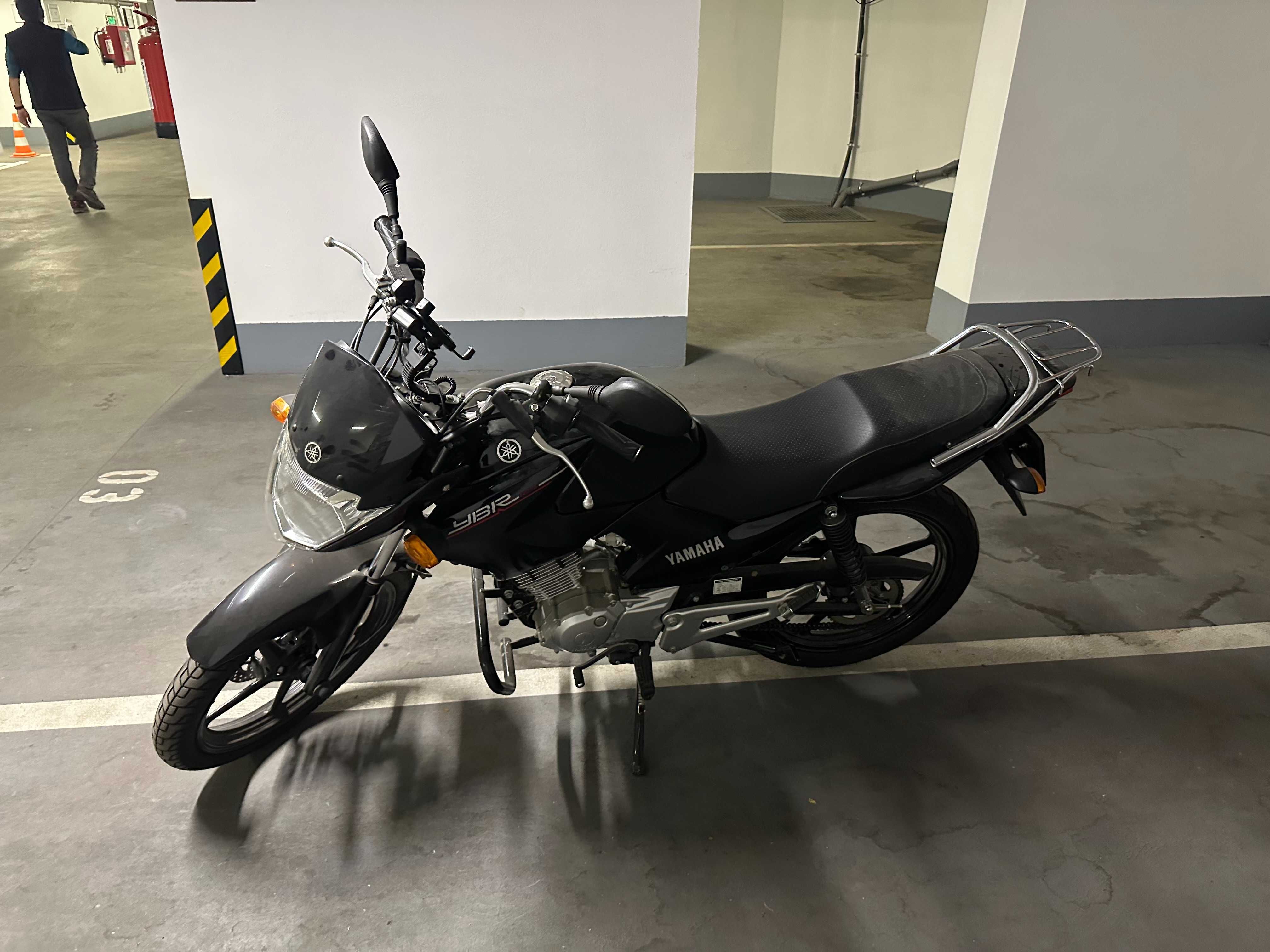 YAMAHA YBR 125 cc, 420 KM