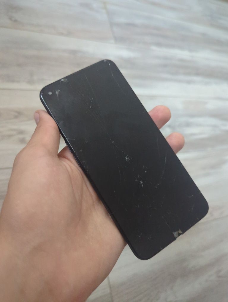 Смартфон Oppo A53 бюджетник