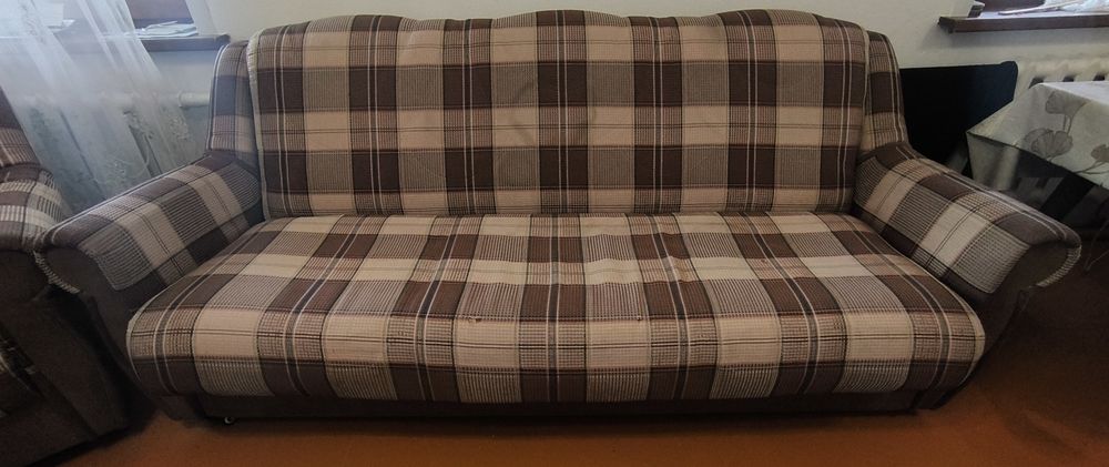 Отдам комплект диван раскладной и 2 кресла