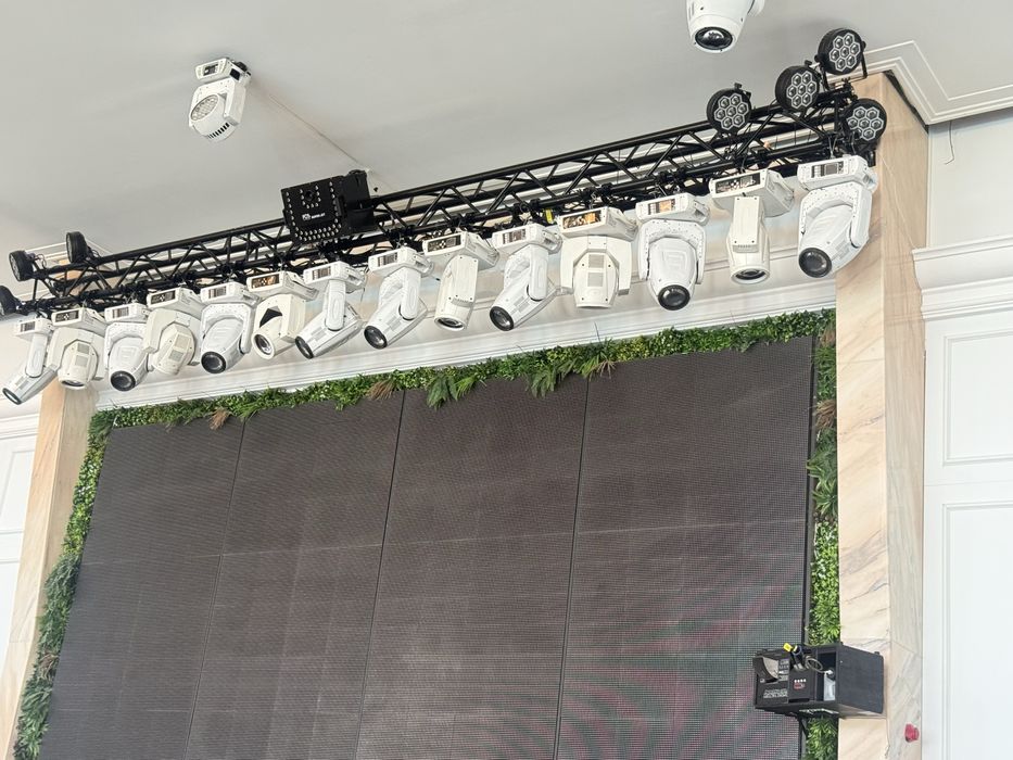 Moving-head FOS 12R Hybrid Pro 3in1 (Beam / Spot / Wash)