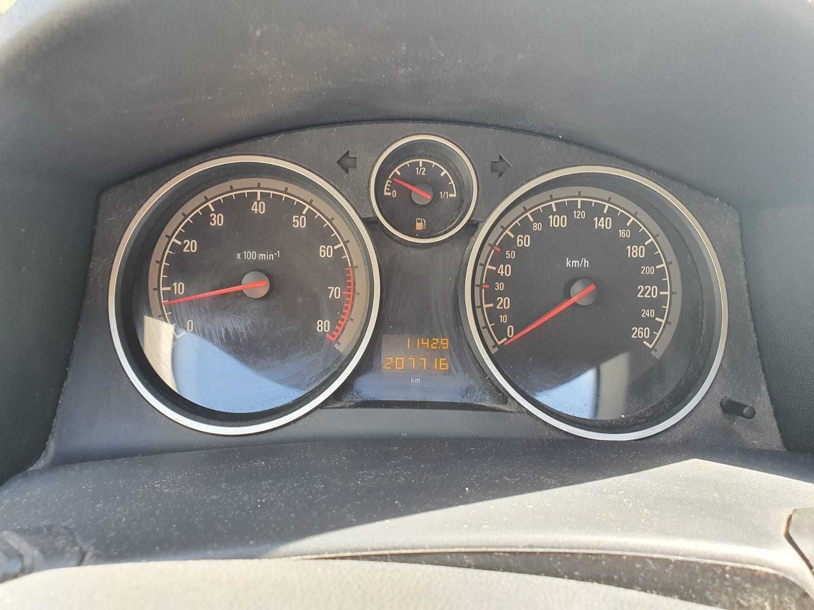 Опел Астра 1.6 бензин Климатик