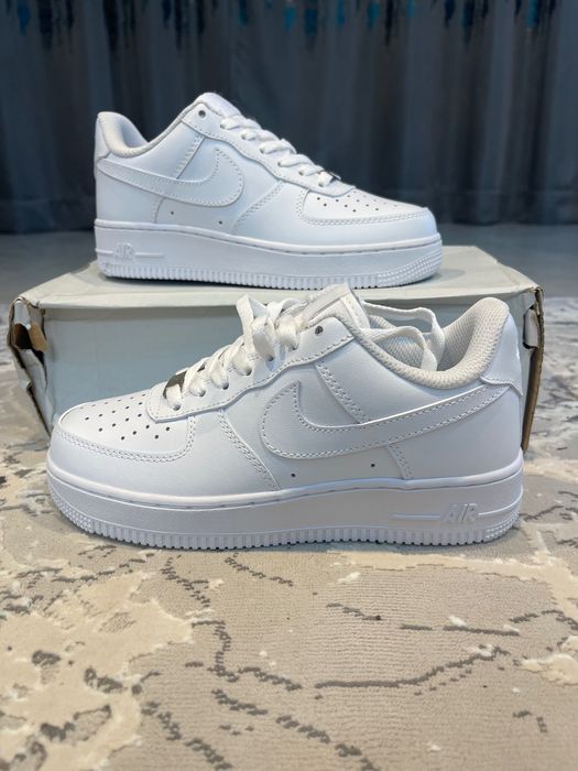 Nike Air Force 1 – Albe clasice