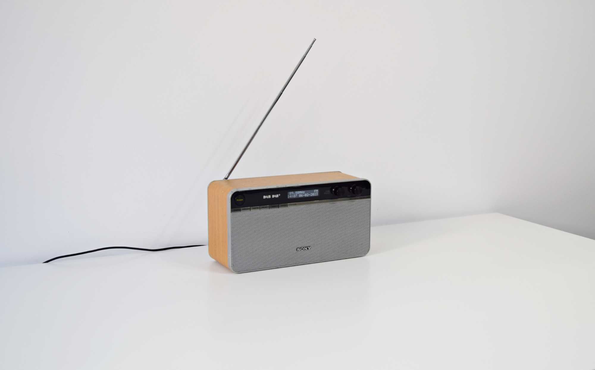 Radio Sony XDRS16DBP, Digital DAB radio cu ceas, boxa
