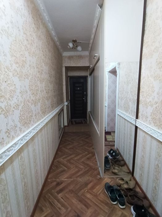 Продаётся 1-комнатная кирпичная квартира в Чирчике