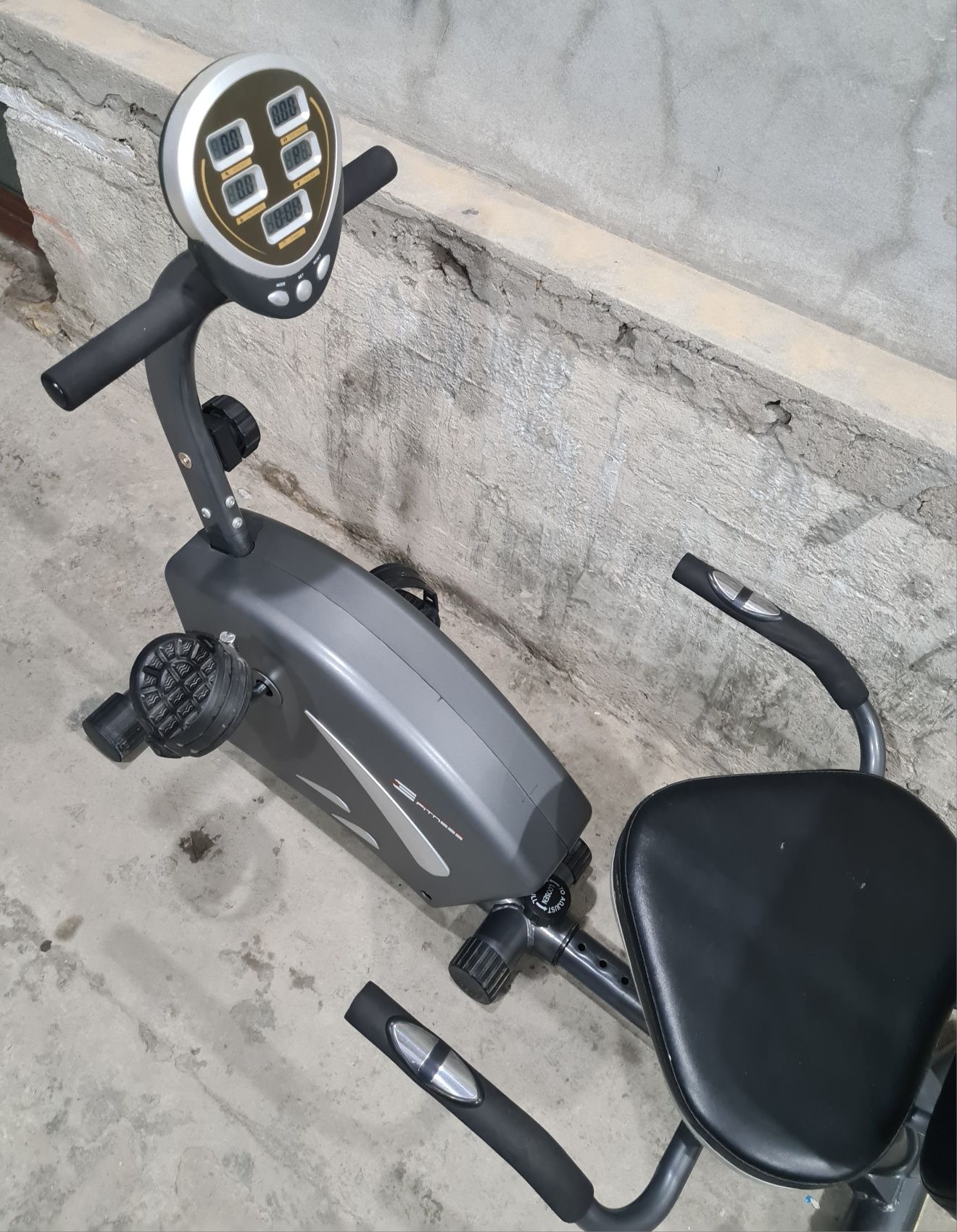Велотренажёр горизонтальный "LIFE-GYM"