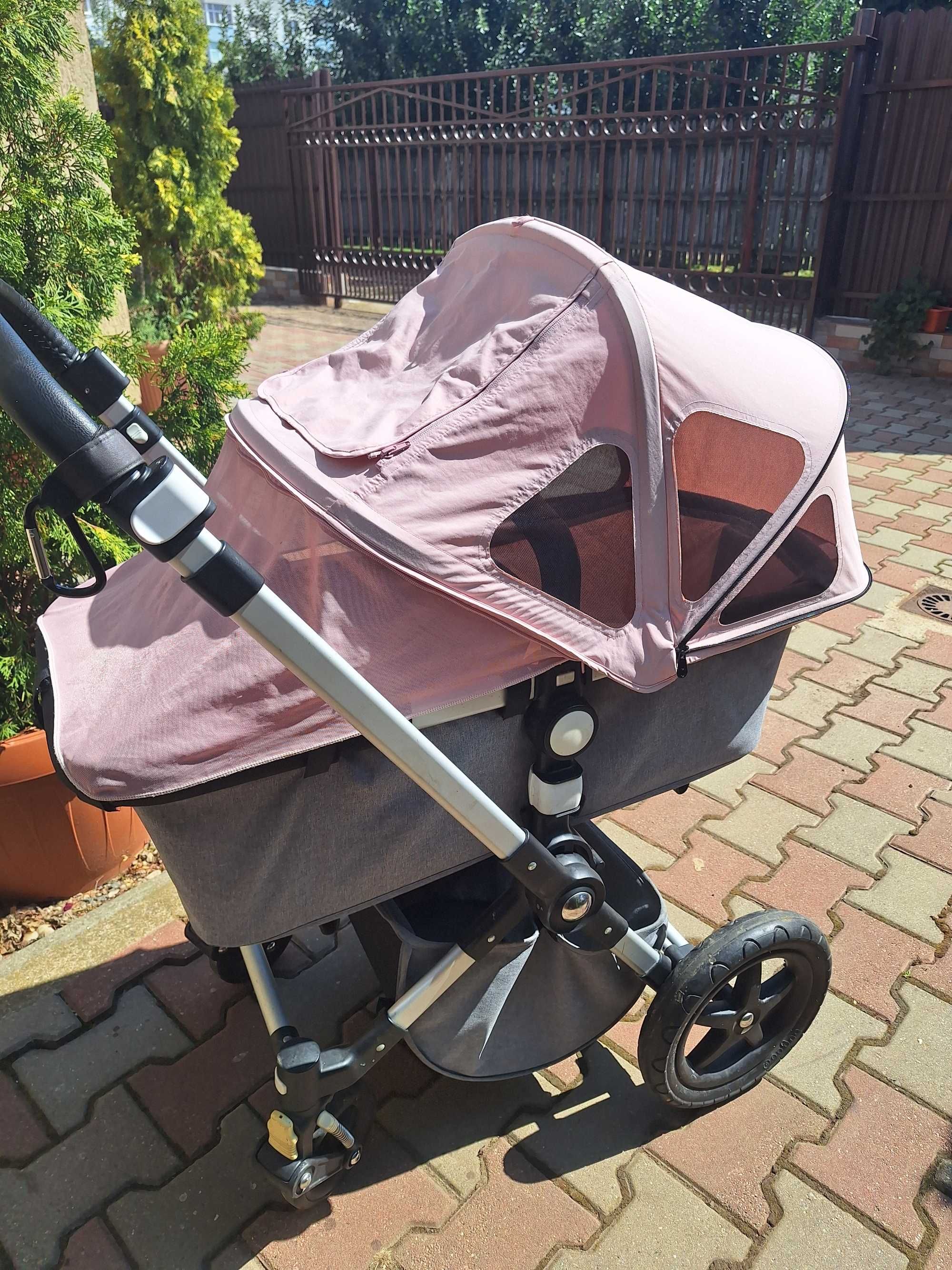 Carucior Bugaboo 3 in 1 cu multiple accesorii