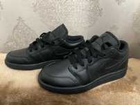 Adidasi Nike Jordan