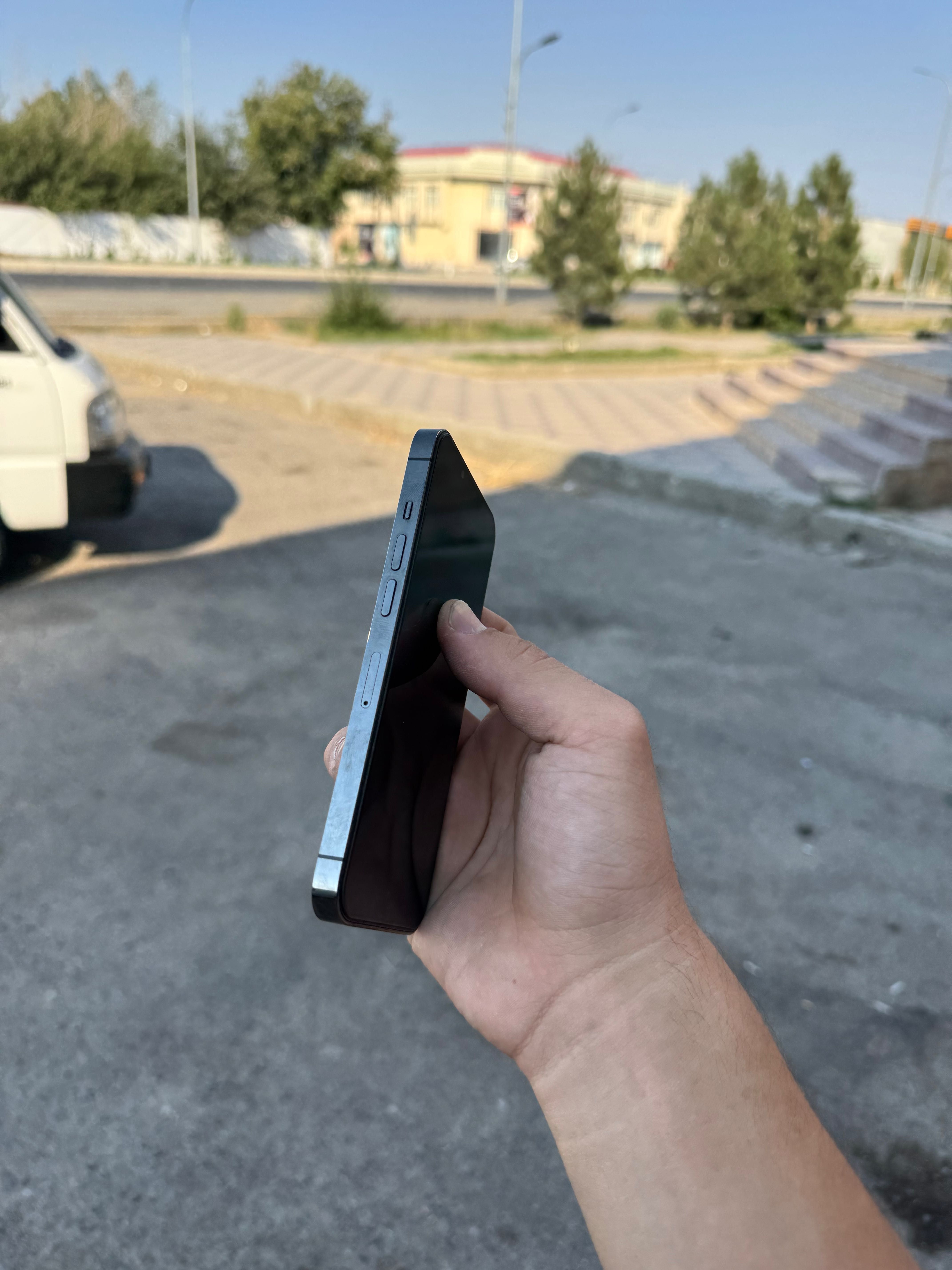 iPhone 13 pro black 87 yomkost radnoy