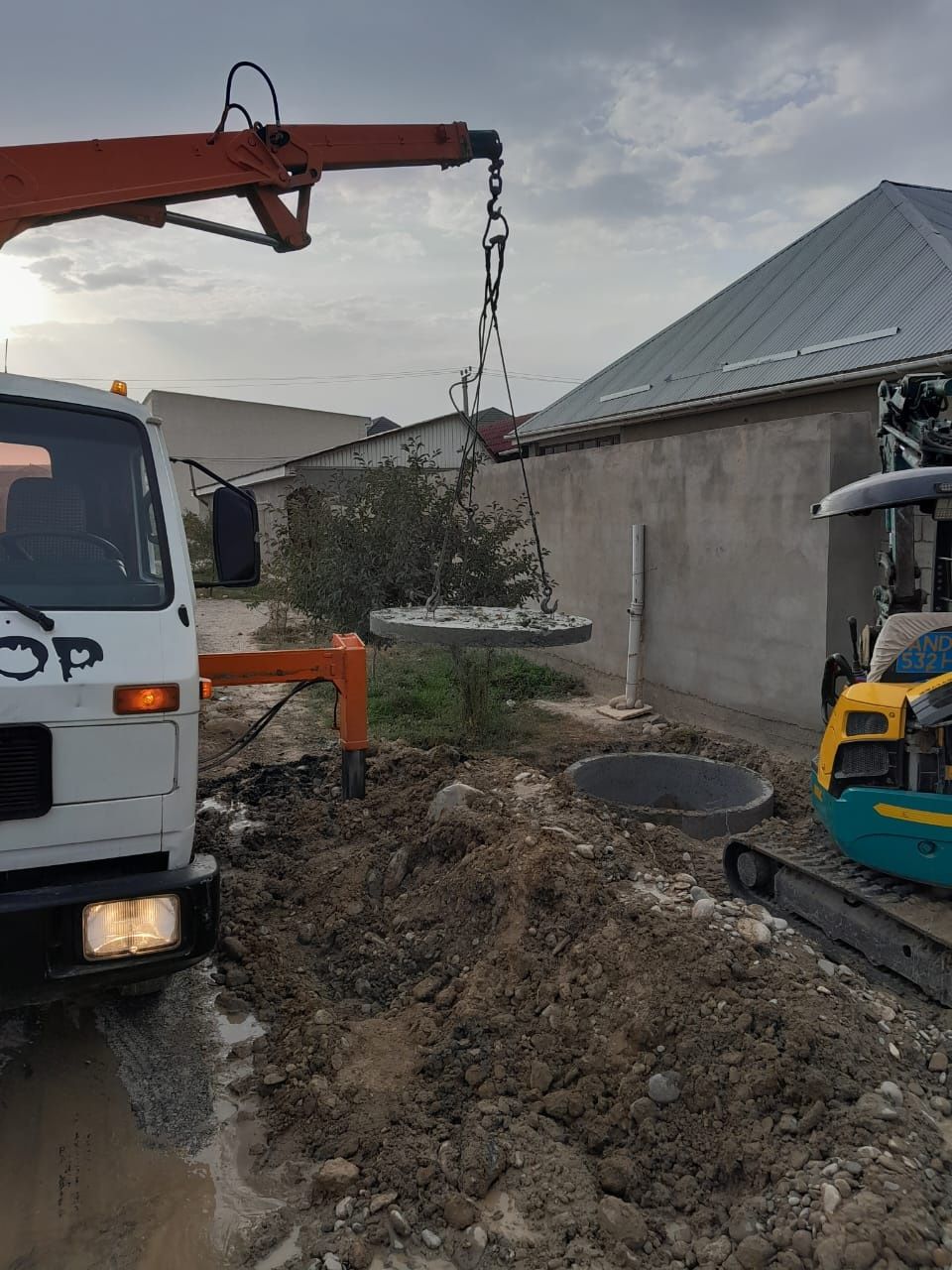 Мини экскаватор копаем септик траншея водопровод канализация туалет