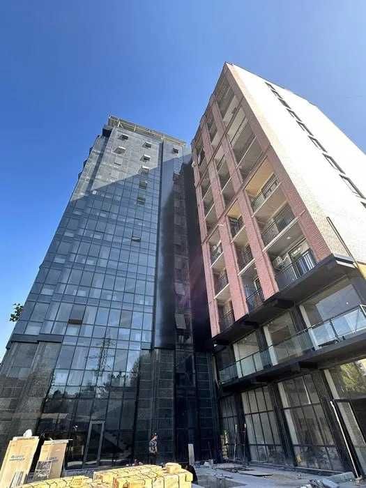 дуплекс в жк Moderno, район Яккасарай.
Ориентир: Шота Руставели 140м2;