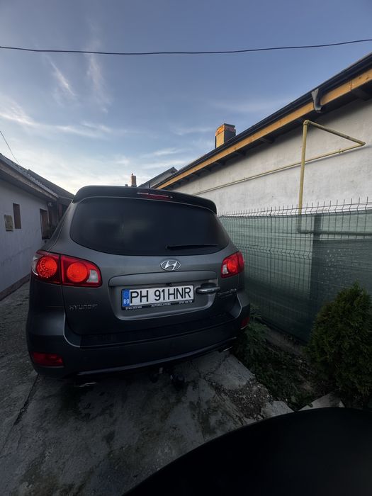 Vand Hyundai Santa fe 2.2 diesel ,4X4  5000 euro usor negociabil