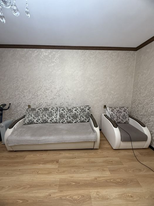 Продам диван с креслом