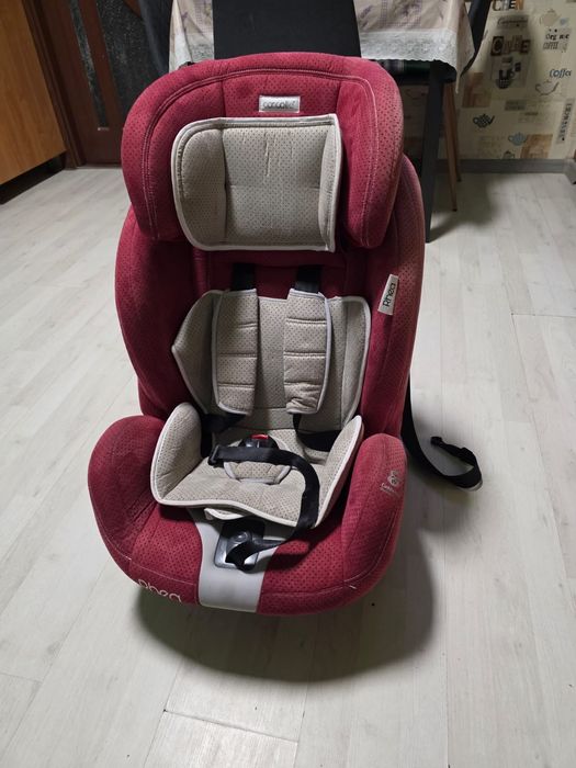 Scaun auto copii cu sistem ISOFIX