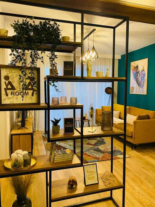 Proprietar,inchiriez apart.,ultralux,central cu loc de parcare.