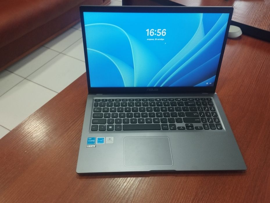 Asus noutbuk sotiladi