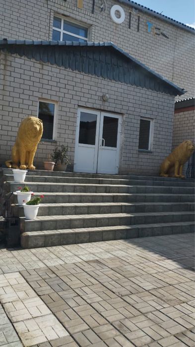 Сдам в ареду посещение под жилье командирвоным с питанием