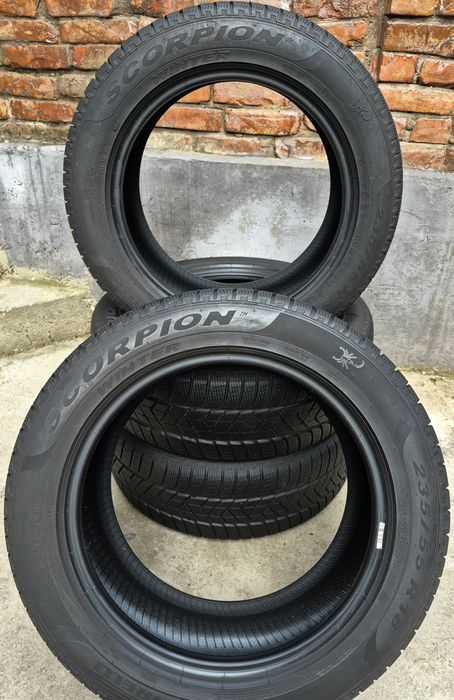 Set anvelope de iarnă Pirelli Scorpion 235 55 r18