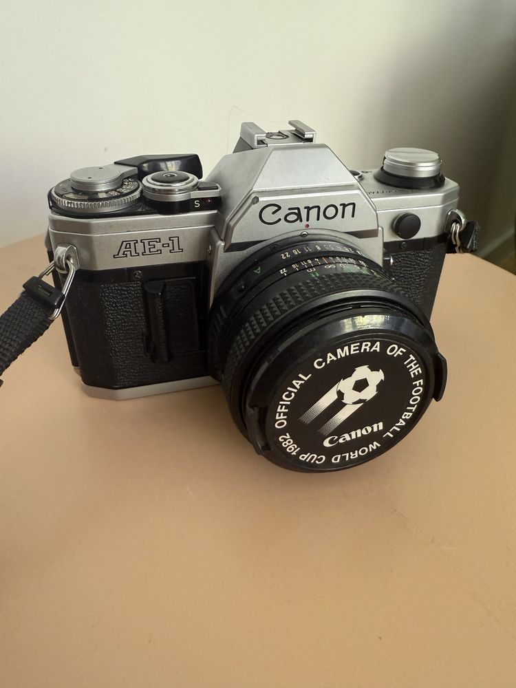 Фотоапарат Canon ae-1