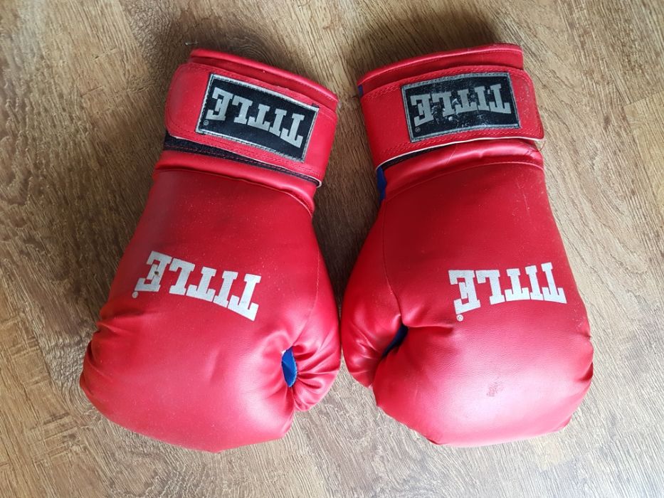 Vand manusi box Everlast,stare foarte buna.