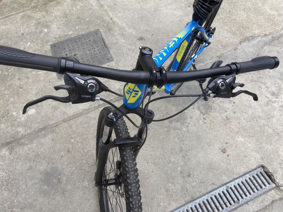 Bicicleta teranna pe 29
