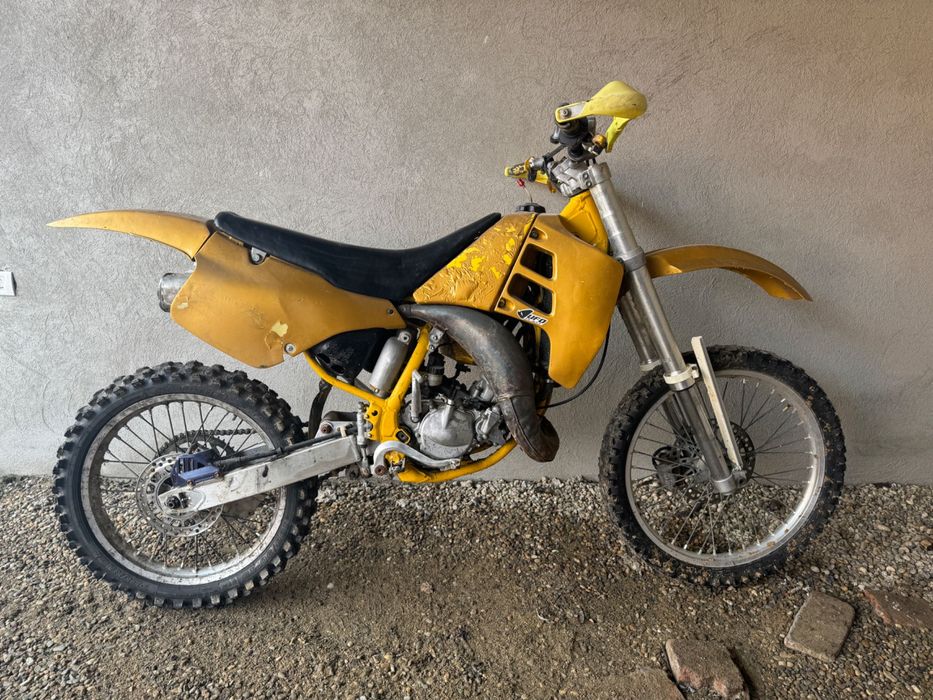Vând Suzuki RM 125 2T POWERVALVE