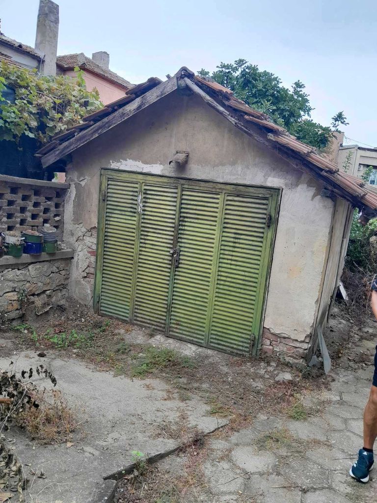 Продава се Къща в Свищов - 200 кв.м за 281 €/кв.м - Снимка #2
