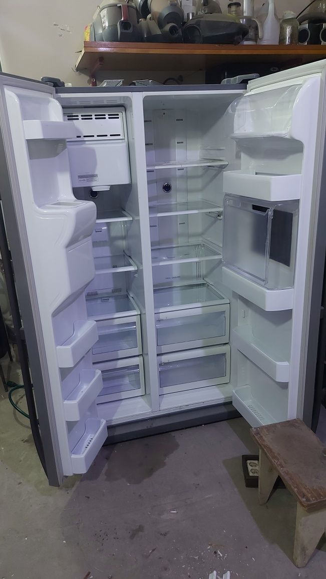 Продам холодильник двух дверный
