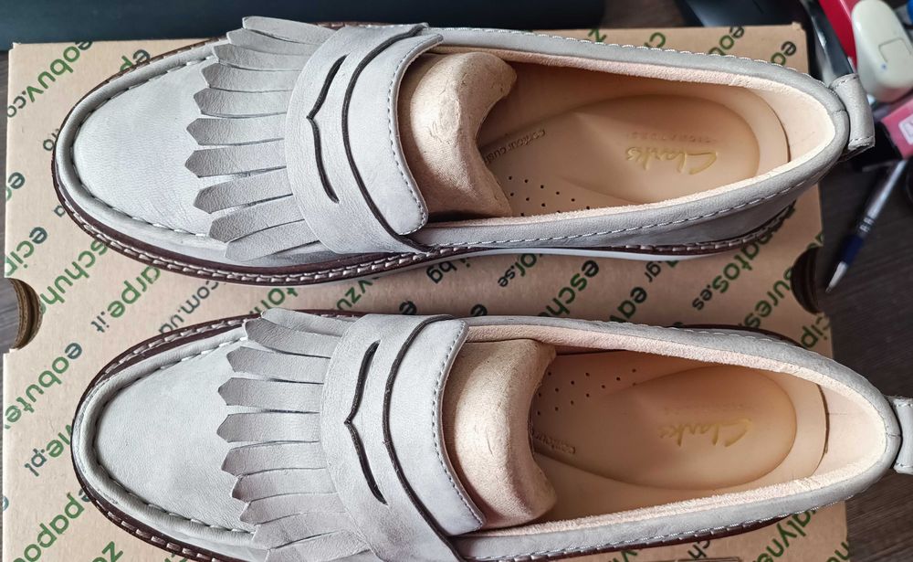Продавам чисто нови дамски обувки Clarks номер 41