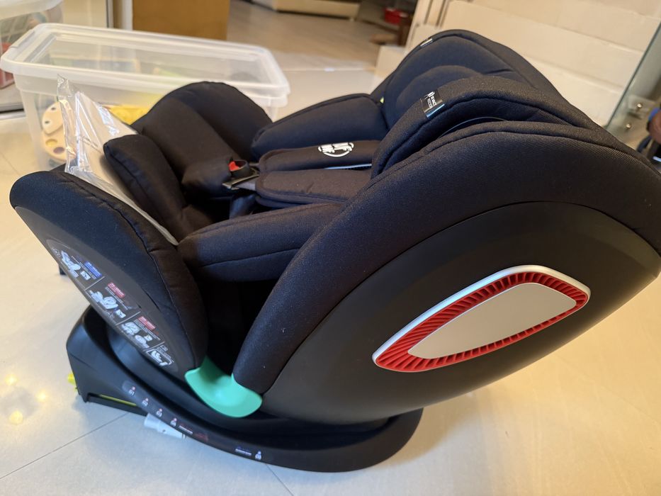 Scaun auto cu isofix