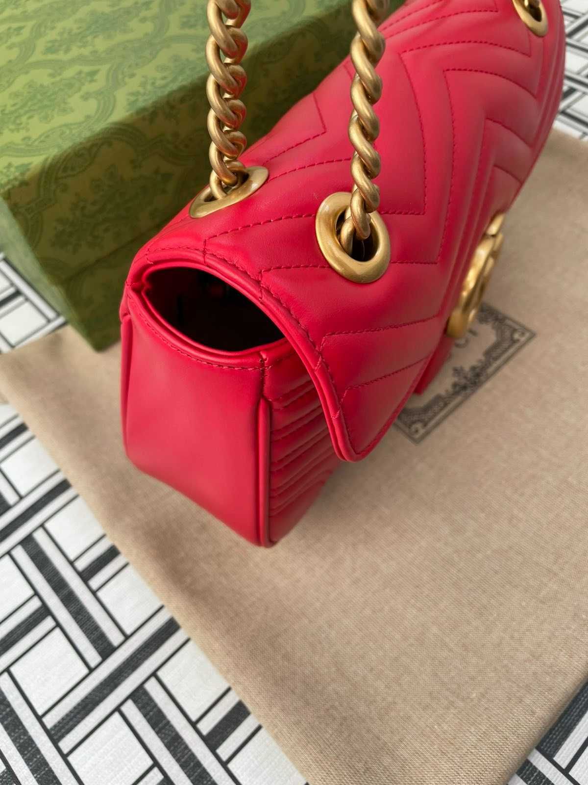 Gucci Оригинална Чанта Marmont Гучи Червена Кожа Златно GG Лого