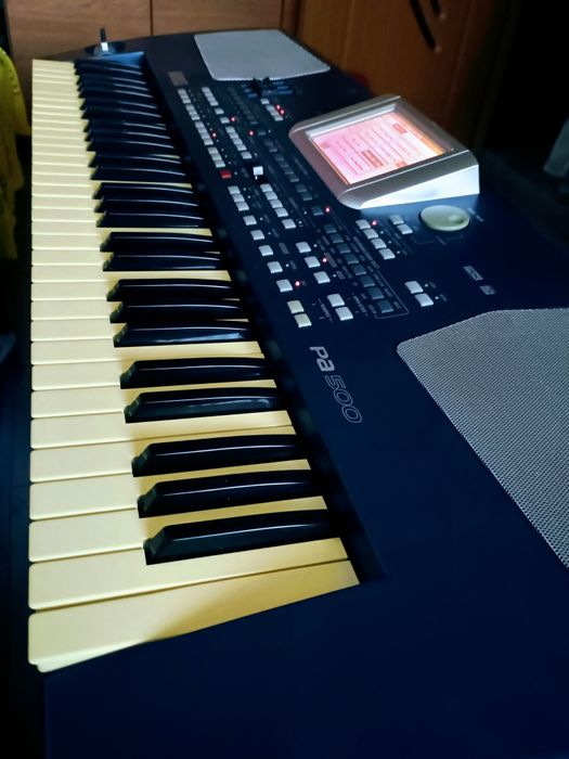 Korg PA 500 cu 2 seturi