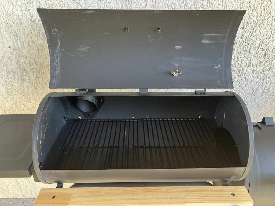 Vand gratar nou cu afumatoare