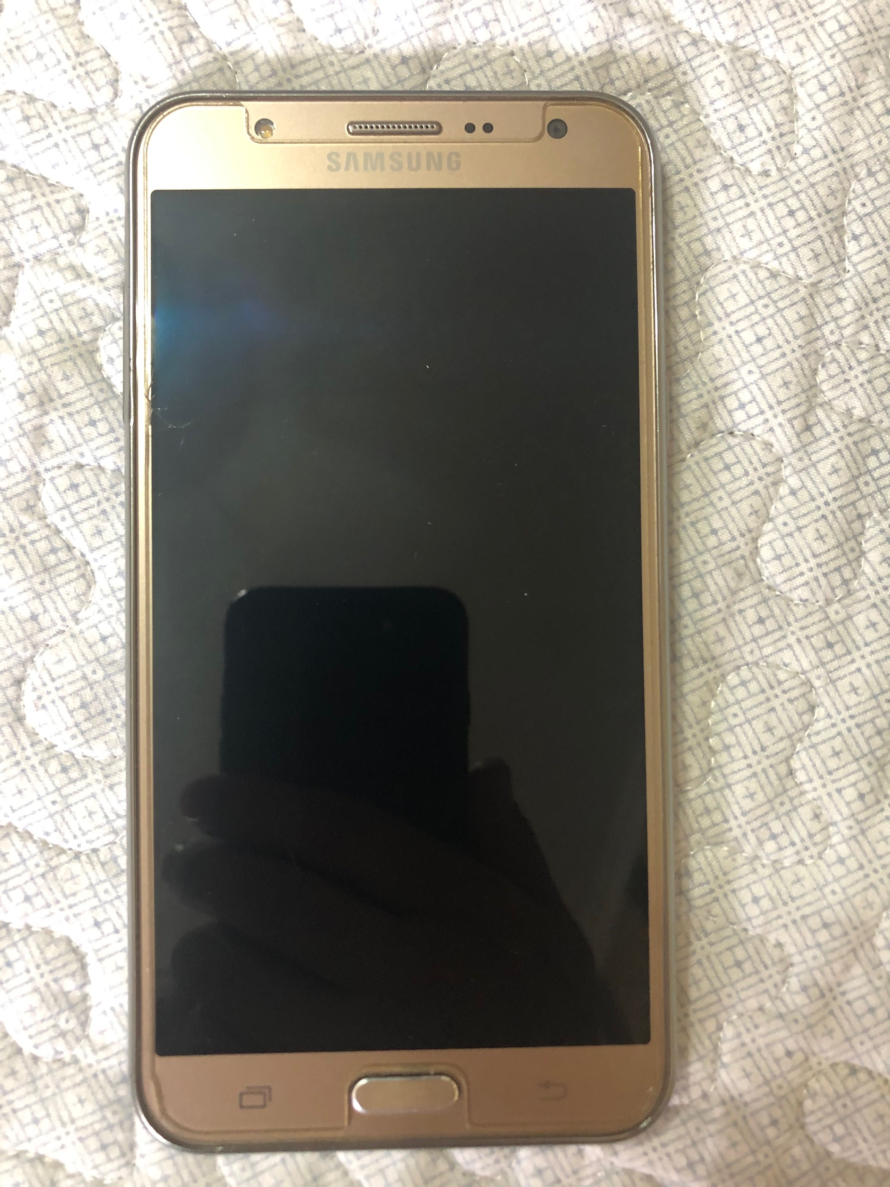 Телефон Samsung Galaxy J7, б/у