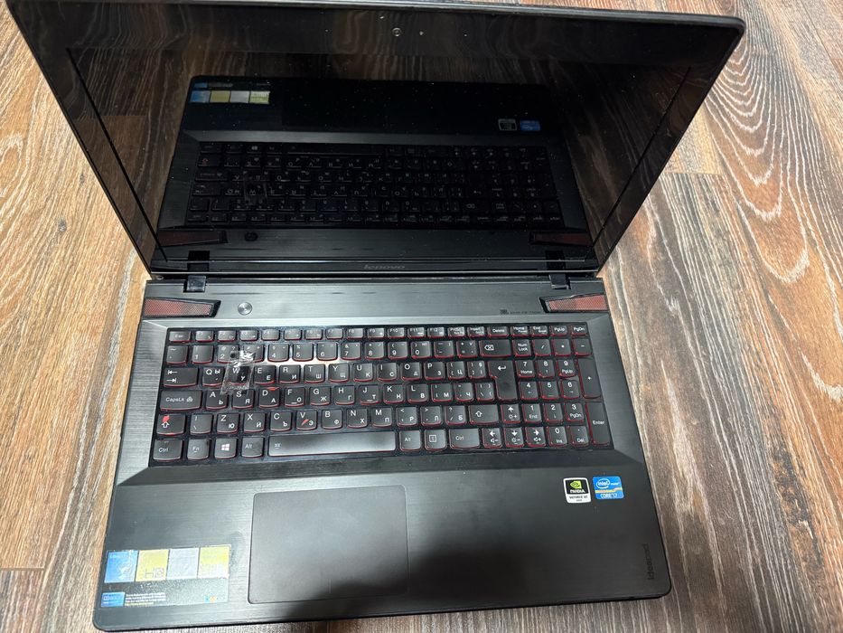 Лаптоп Lenovo Ideapad Y500 - Intel i7 nVidia GT 650M 8GB Ram