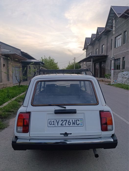 Vaz 2104 sotiladi