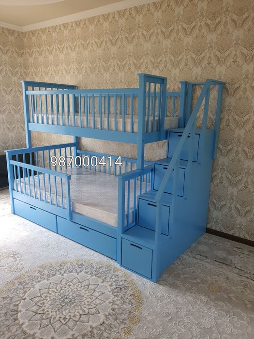 Двухьярсная кровать