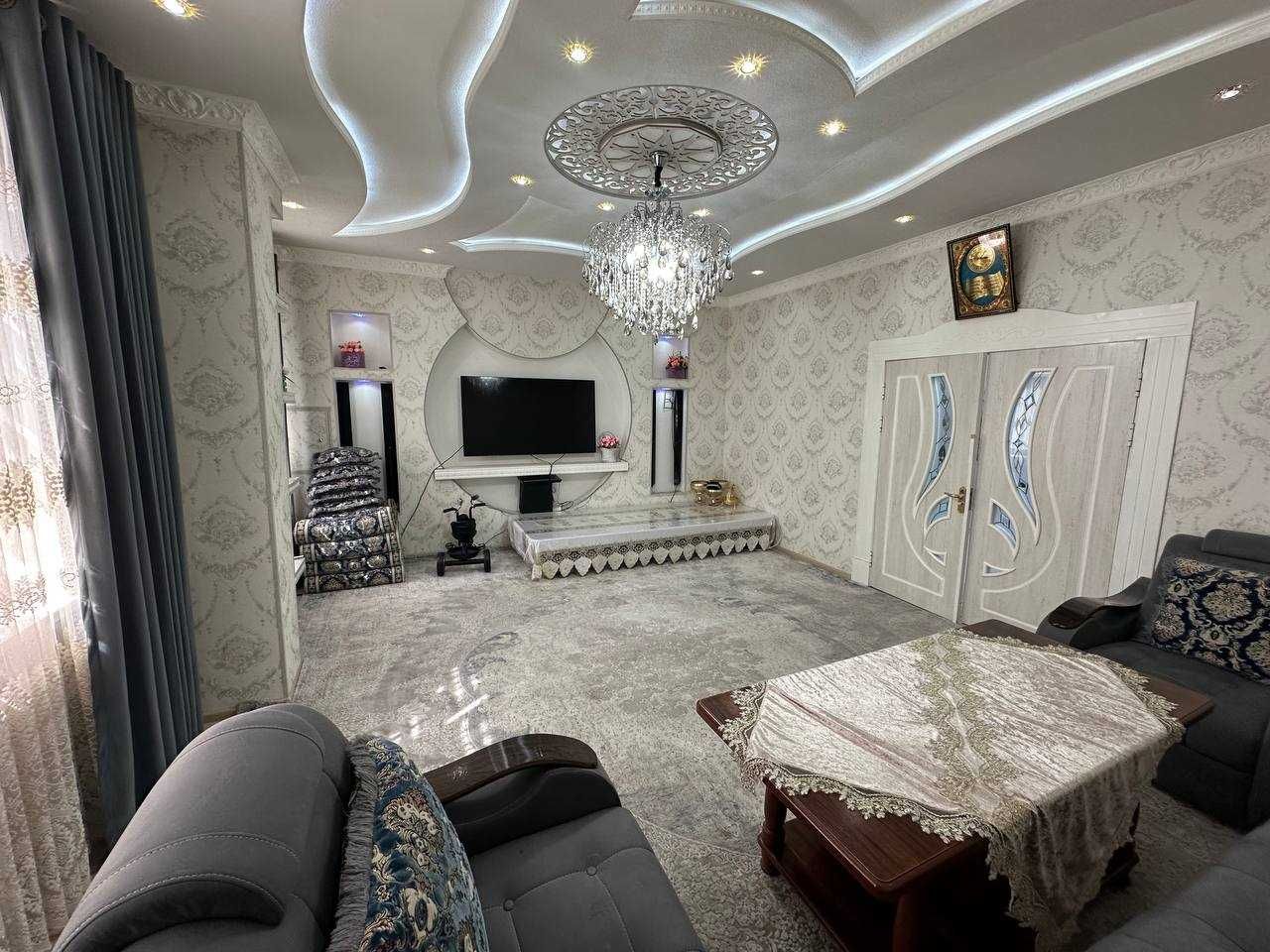 3х комнатная квартира на 5 этаже 95кв/м, в Самарканде