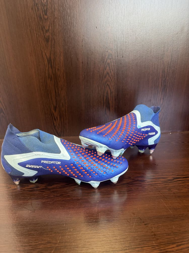 Футболни бутонки с метални шипове adidas predator размер 40 2/3