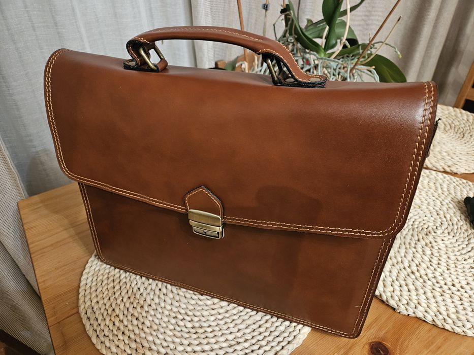 Servieta laptop / geanta piele laptop noua!