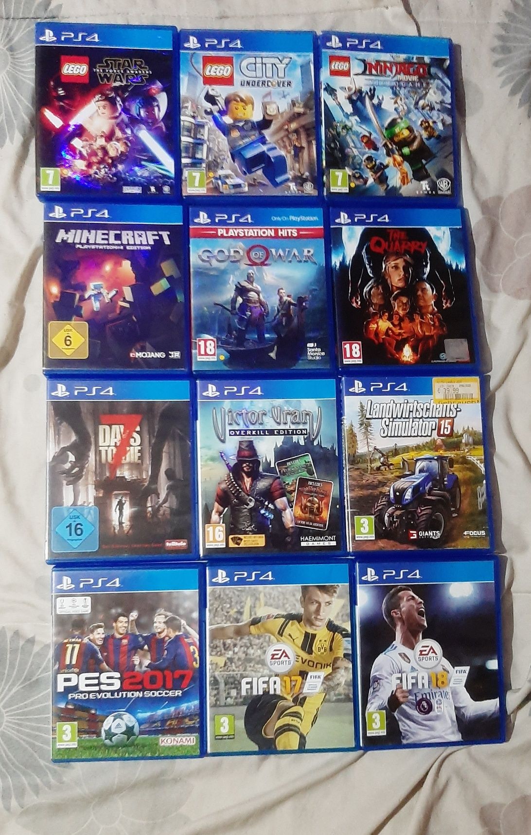 Vând în stare bună și în stare estetică bună ps4 PlayStation 4