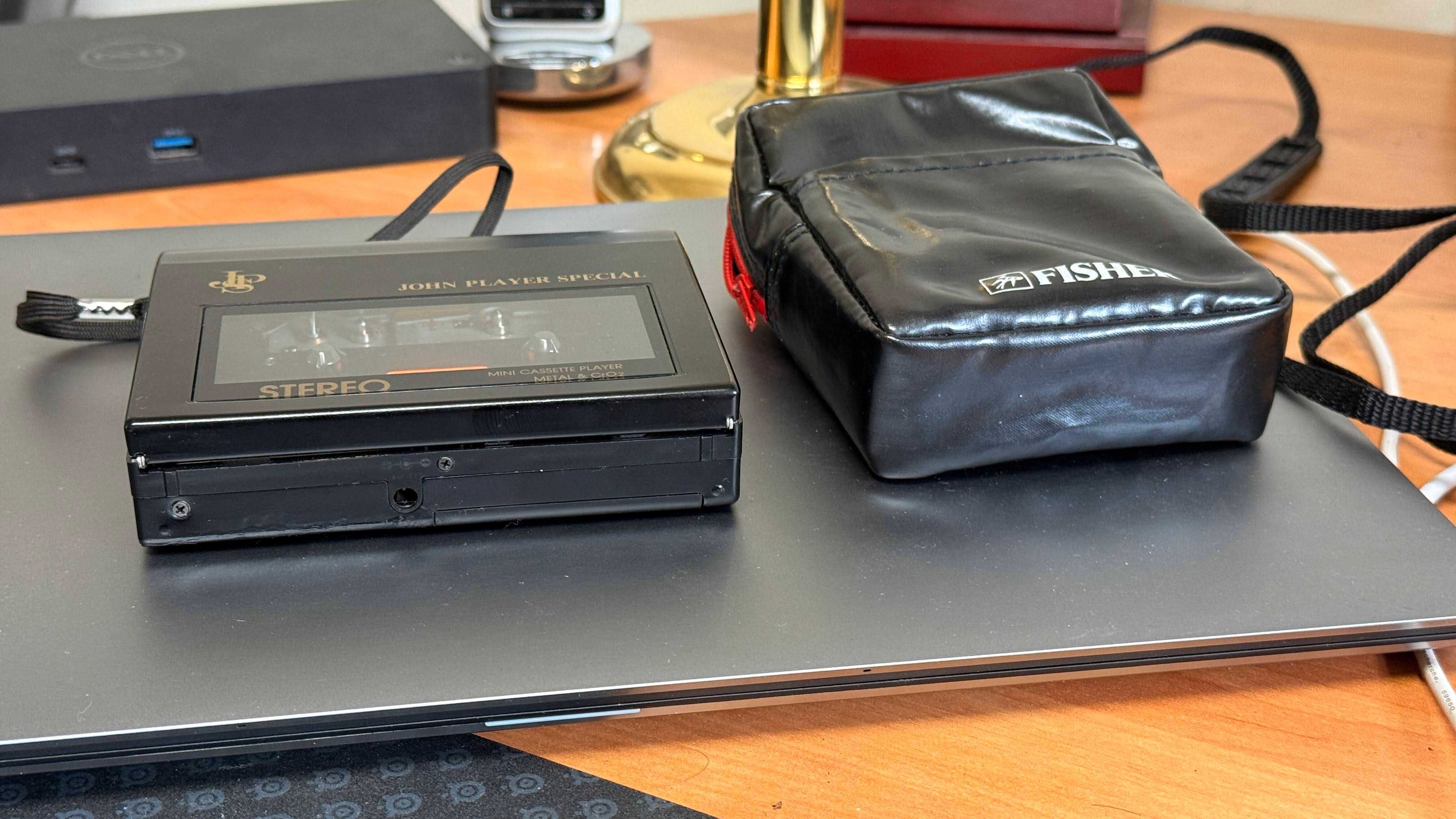 Walkman casetofon JPS john player special fisher metalic