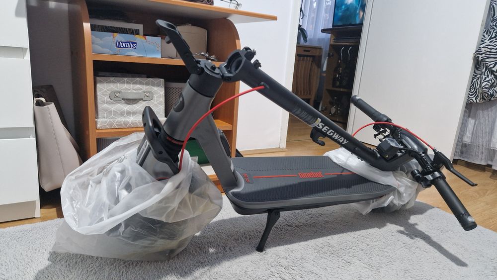 Trotineta electrica Segway Ninebot F3