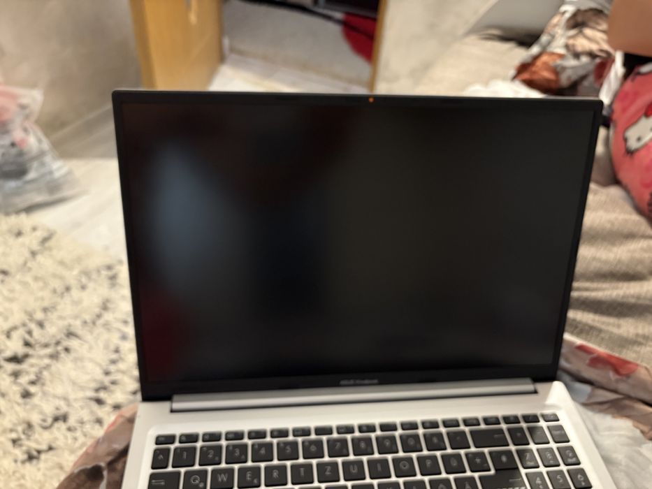 Asus Vivobook 16